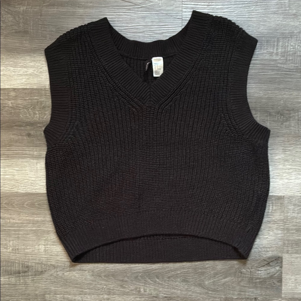 Divided Black Knit Crop Top